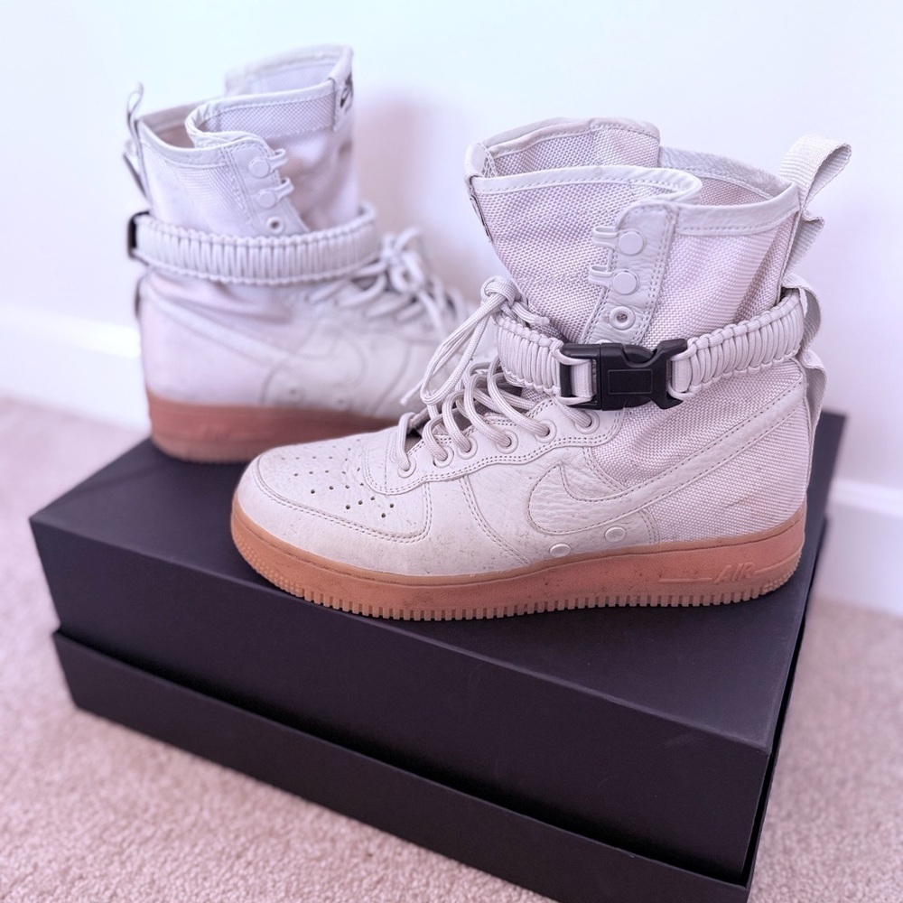 Nike Air Force 1 High-Top Sneakers